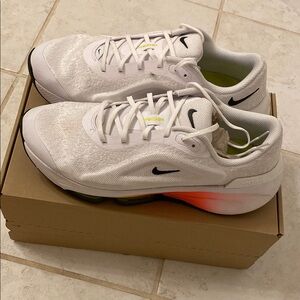 Nike Versair (W) Size 12